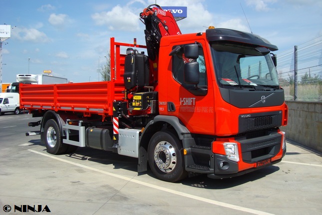 Volvo_FE320_4x2_S3_HR_Fassi_F165_01.jpg