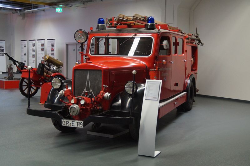  HansLLoyd-SonderfgstHL-BJ1936-KS15LK-exG
erabronn-Schw&auml;bischHall_20140613_004.jpg