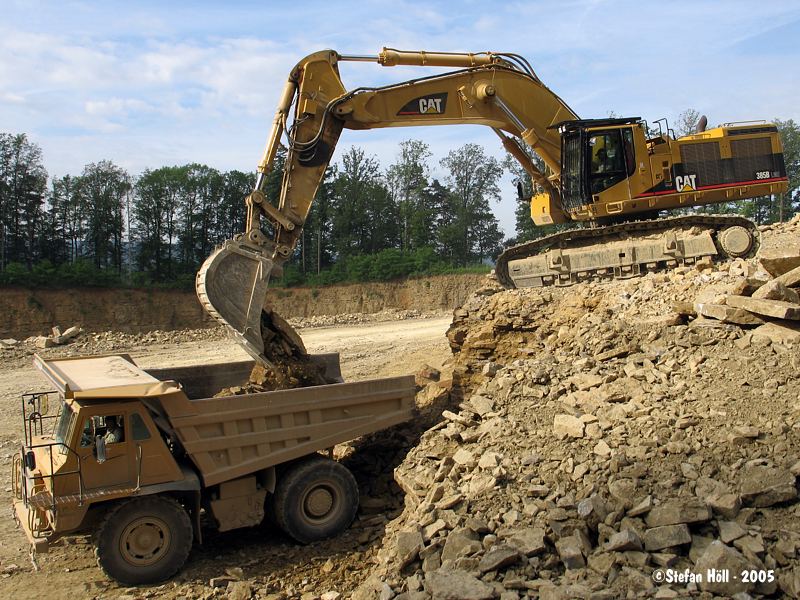 Cat385LME_06.jpg
