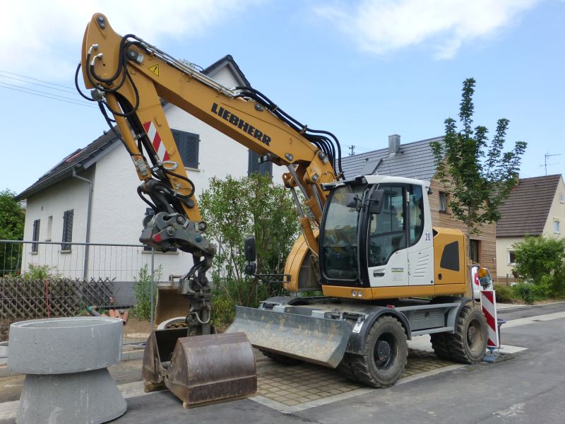 Liebherr A 918 Compact 1.jpg