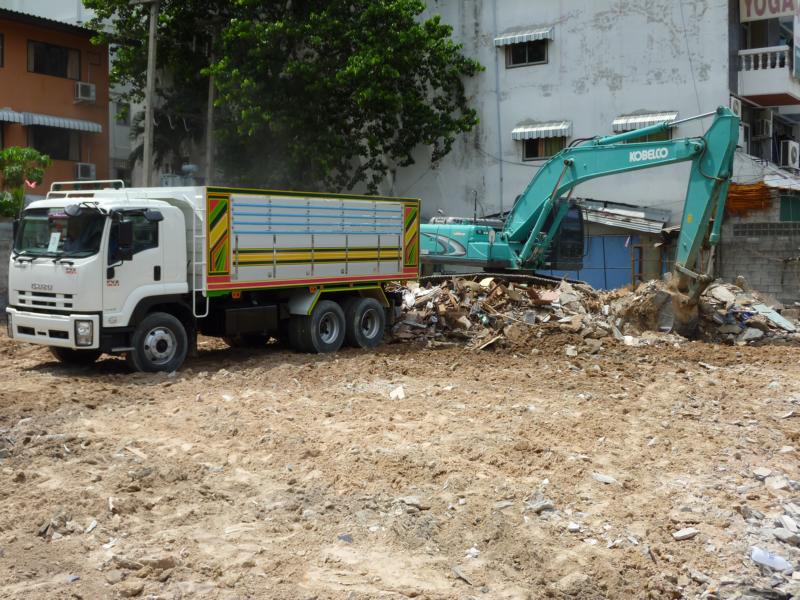 K800_Kobelco SK 200 Thailand 2.jpg