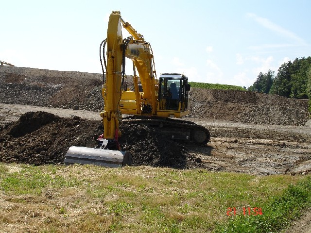 Mietmaschine PC 340-7 (2).jpg