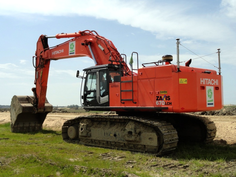 DEME ZX 670-3 (1).jpg