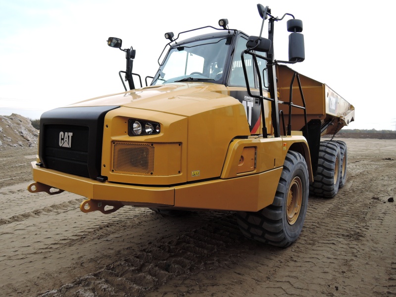 Cat 730 C (3).jpg