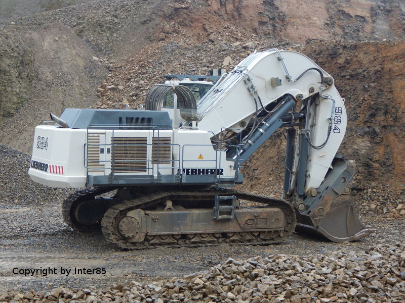 r 984 c 1.jpg