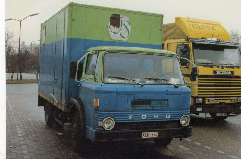 Ford N Serie Koffer gr&uuml;n-blau (2).jpg