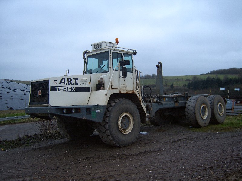 Containerdumper Terex (1).jpg