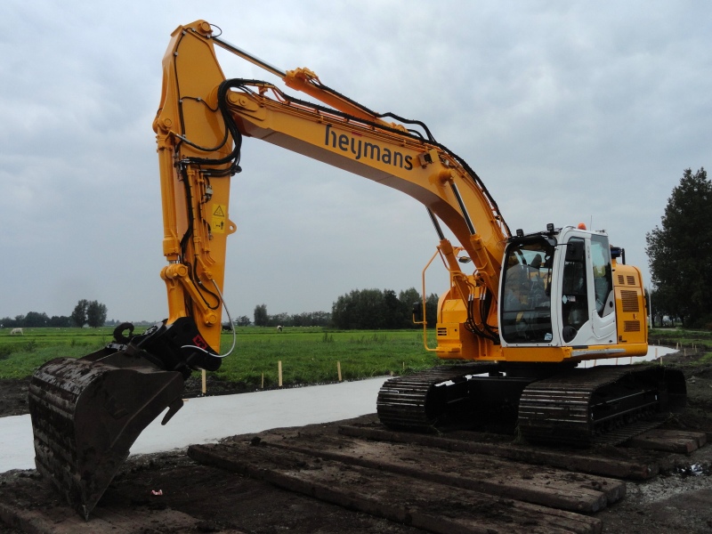 Heijmans ZX 225-5 US (2).jpg