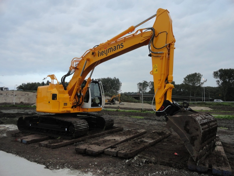 Heijmans ZX 225-5 US (3).jpg