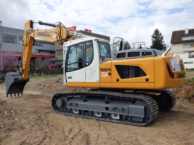 Liebherr R 924 C 2.jpg