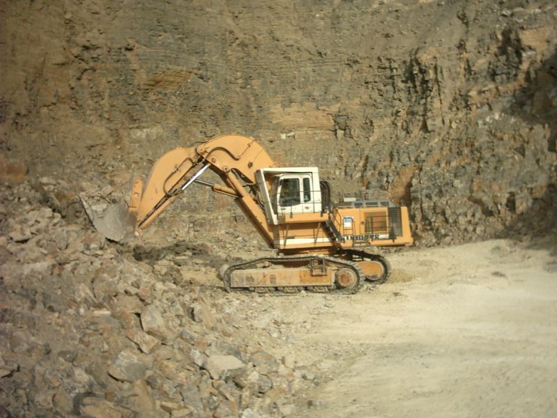 Liebherr R984B.jpg