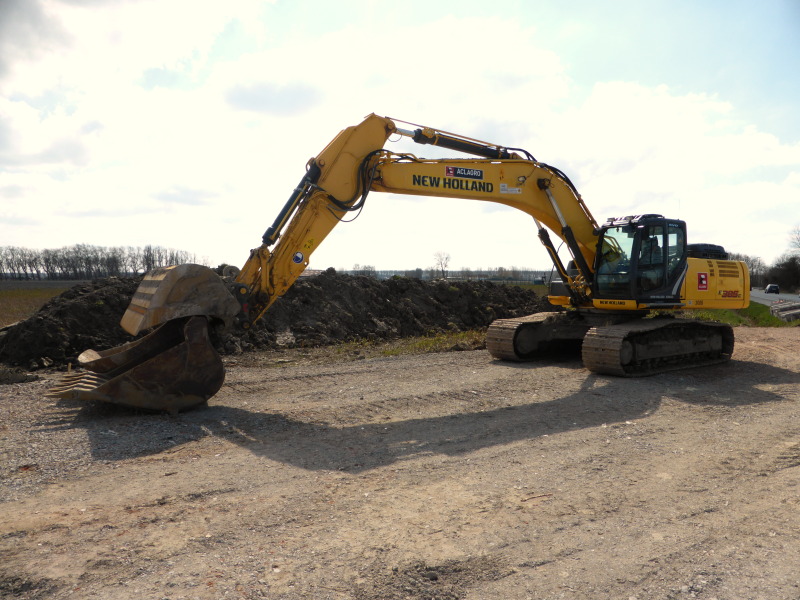 Aclagro E 385 C (1).jpg