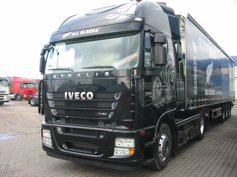  Iveco-AS-Cube-440S50-AllBlacks-020207-kr
05.jpg