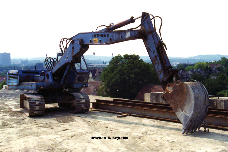 Liebherr_R921_1.jpg