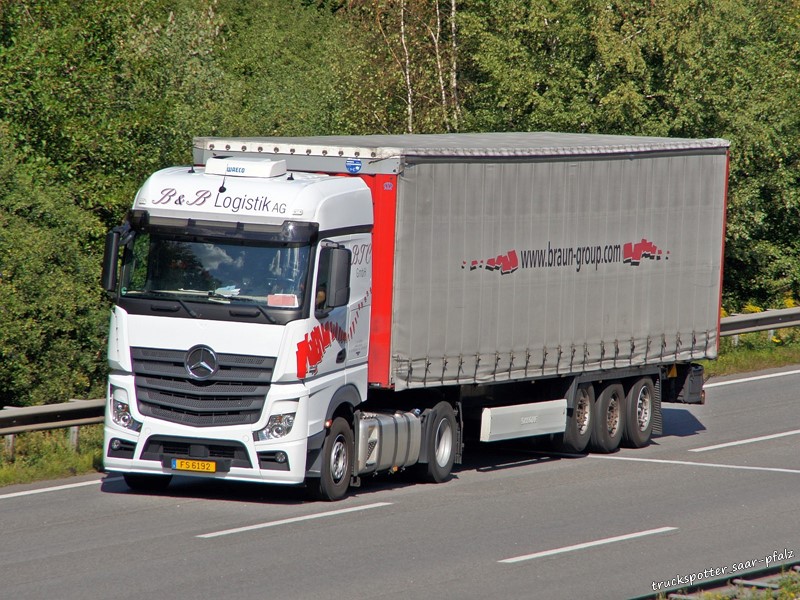 Actros Braun DSC01143.jpg