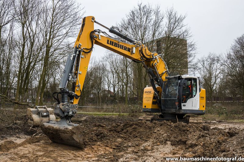 Liebherr_R926_Compact_Hullmann (4 von 18).jpg