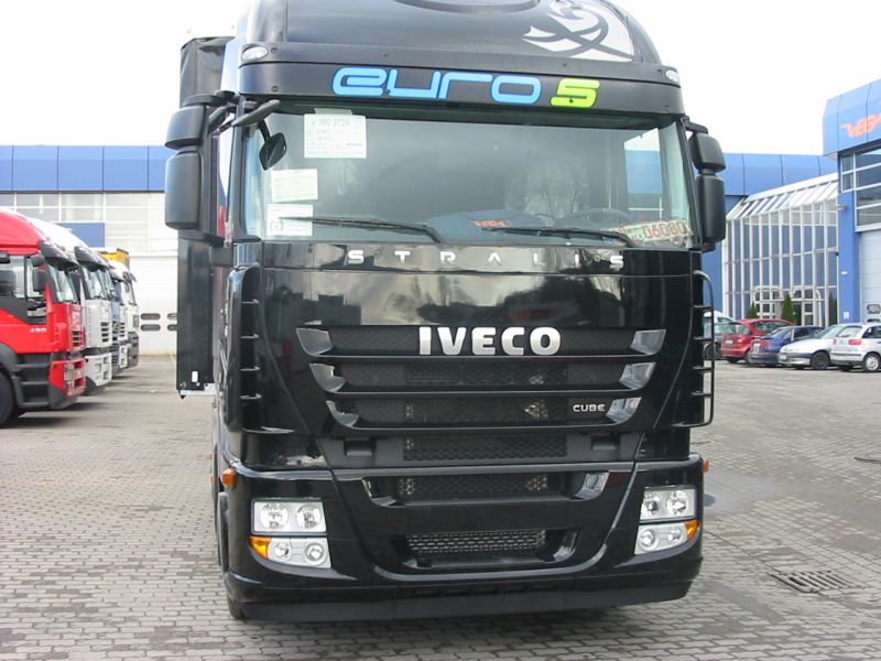  Iveco-AS-Cube-440S45-AllBlacks-020207-kr
06.jpg