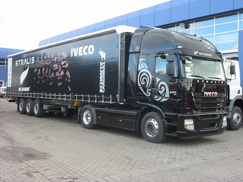  Iveco-AS-Cube-440S50-AllBlacks-020207-kr
01.jpg