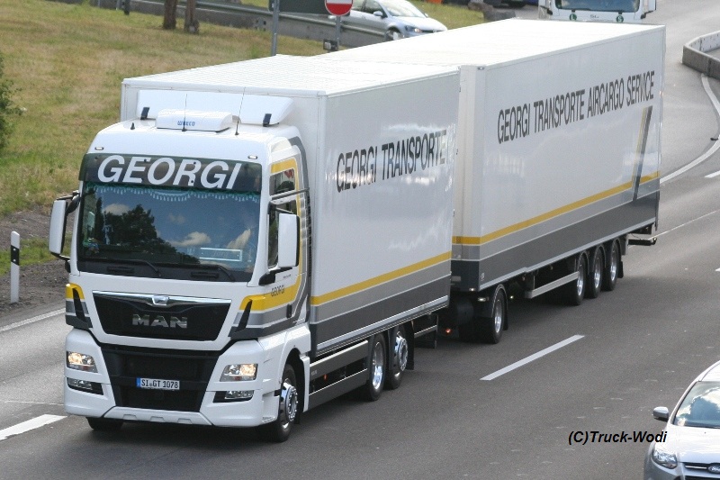 Georgi MAN TGX 26.440E6 SI-GT 1078 2015 06 03 Weiskirchen.jpg