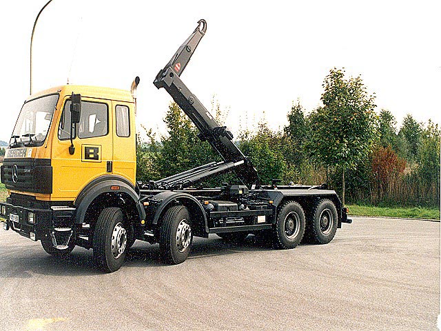 Abrollkipper_002_4-Achser_Berger.jpg