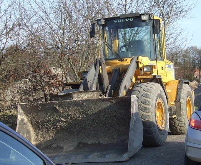 Volvo L70C (1).jpg