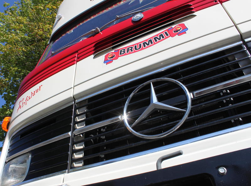 Hillesheim Mercedes-Benz 2.jpg