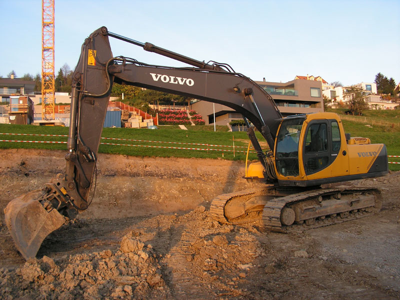 volvoEC210.jpg