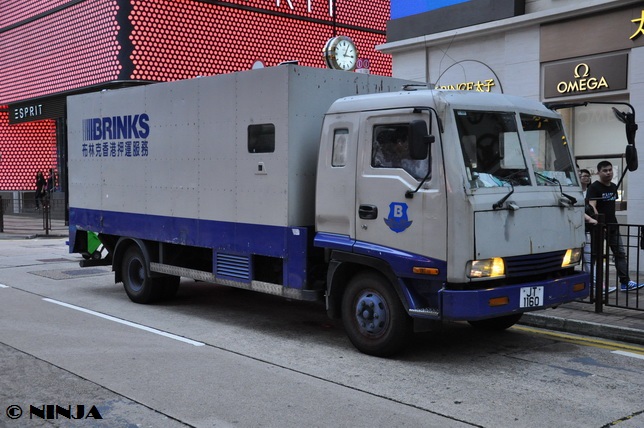 Isuzu_Armored_4x2_01_resize.jpg