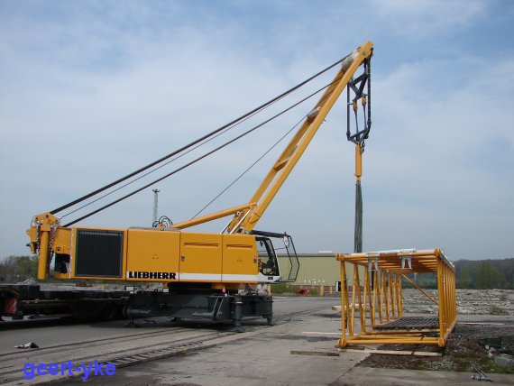 hs 895 hd self supporting.jpg