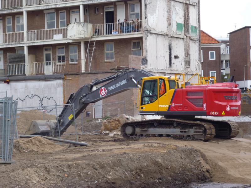 K800_Volvo EC300EL Van Dalen 1.jpg