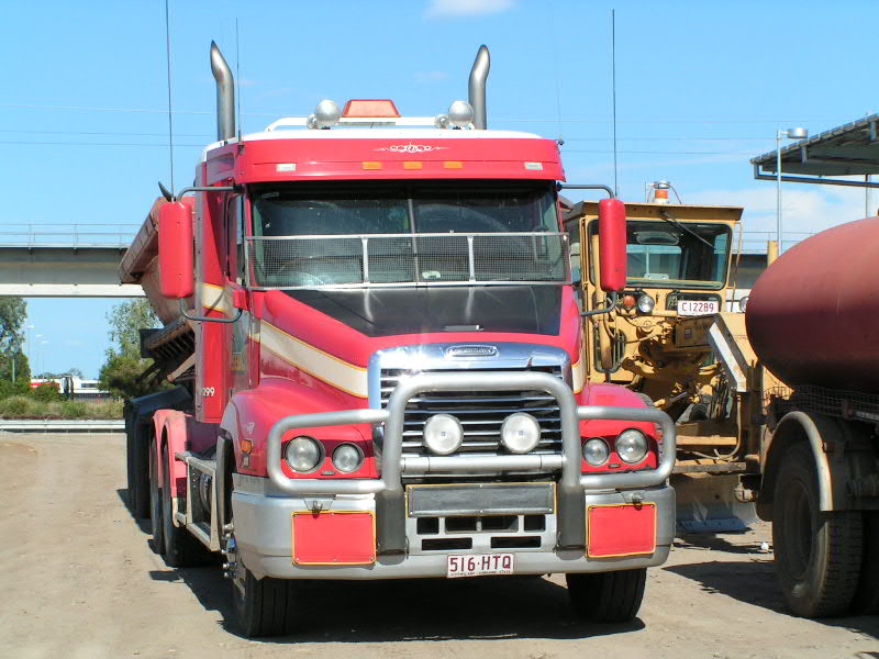 Freightliner Tipper 2.jpg