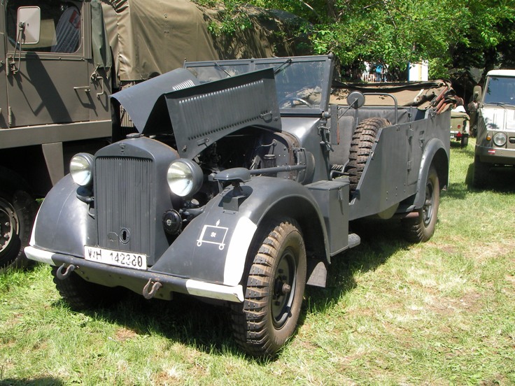 Horch KFZ 15 Bj. 1942.jpg