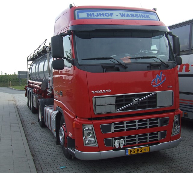 Volvo FH 440 (1).jpg