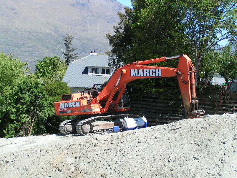 Hitachi EX 700H 1.jpg