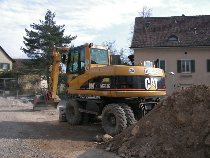 Cat M313C.jpg