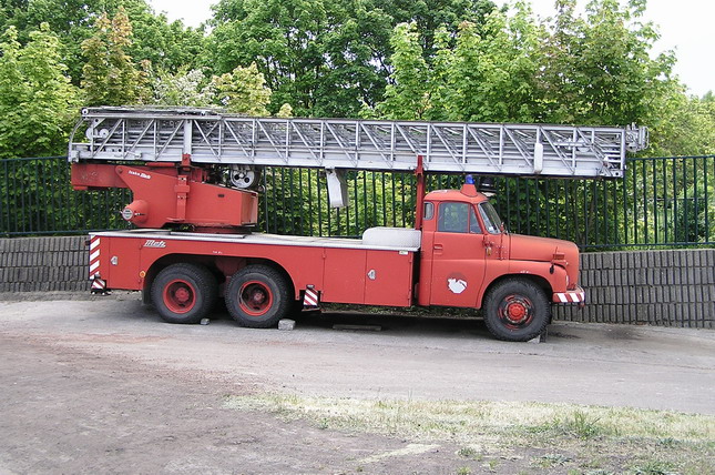 T 148 6x6 METZ DL44 AB 03.jpg