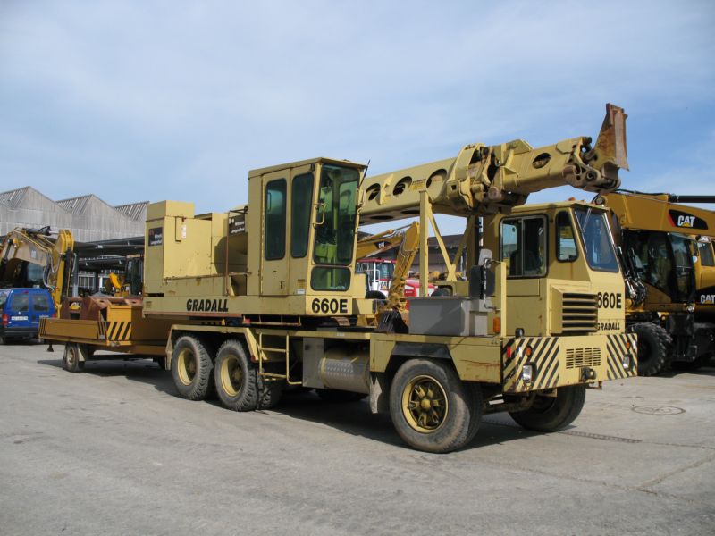 Gradall 660E.jpg