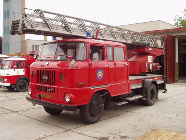 Ifa W50 4x2 hasi&#269;ský rebrík 02.jpg