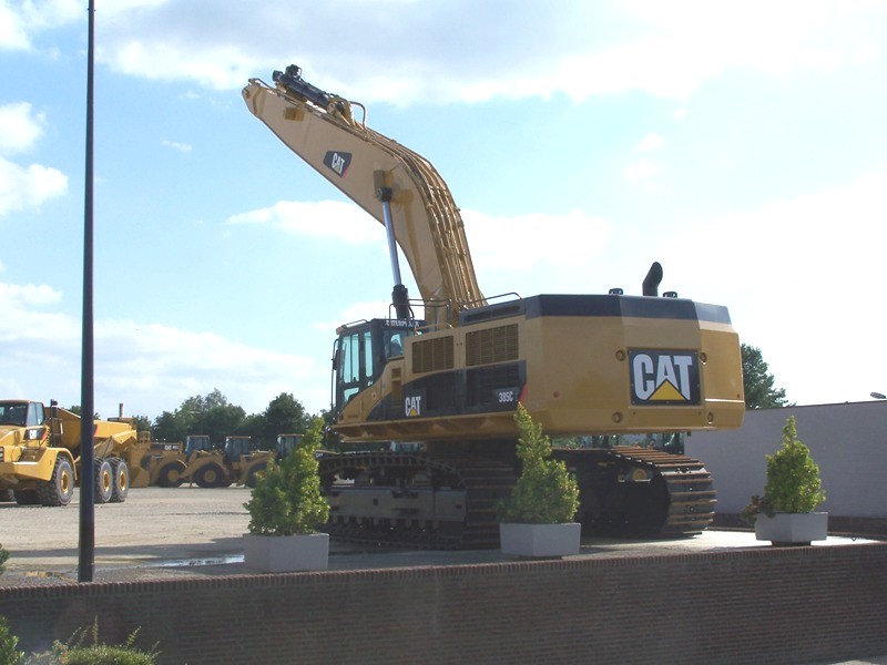 Cat 385 C LRE.jpg