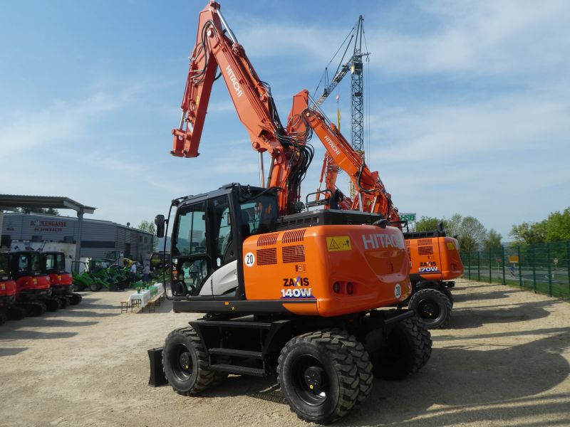 zaxis 140 w.jpg