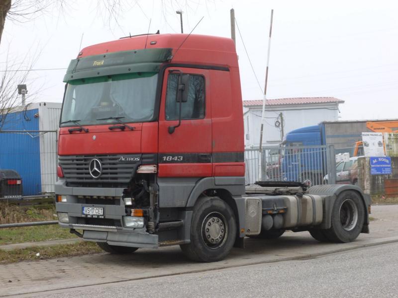 K800_MB Actros 1843 MP1 SZM Rot 1.jpg