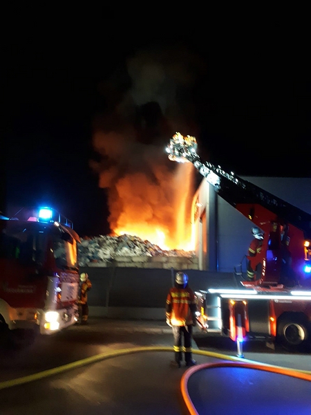 comp_QSXW6842.jpg comp_QSXW6842.jpg