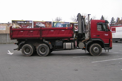 Volvo FM12 420 6x6 S3 s HR Hiab 02.jpg