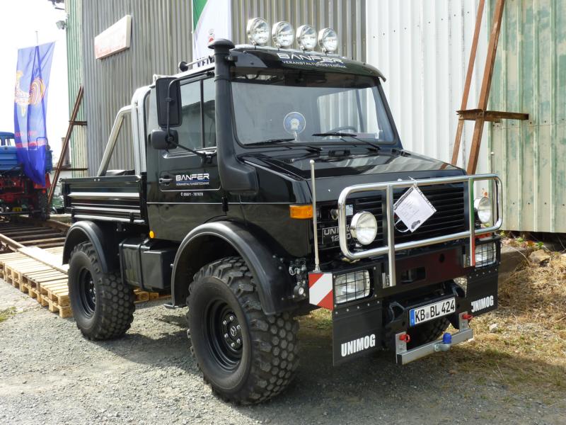 K800_MB Unimog U 1200 Black 2.jpg