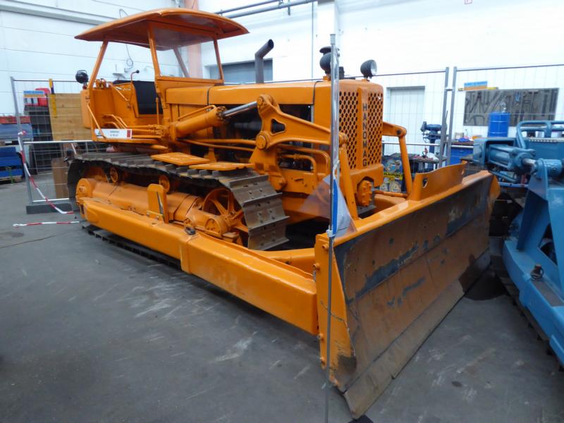 K800_Hanomag K 90 EF Orange 1.jpg