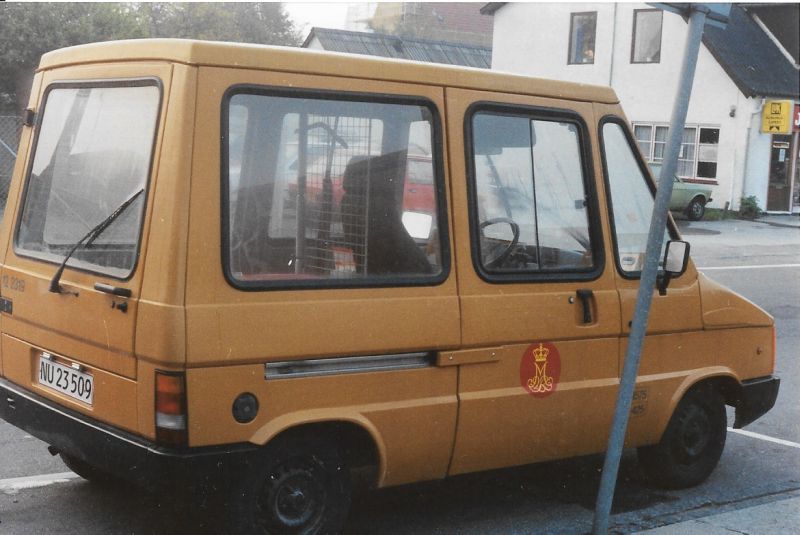 Post-Danbil, rechte Seite, 1990er.jpg Post-Danbil, rechte Seite, 1990er.jpg