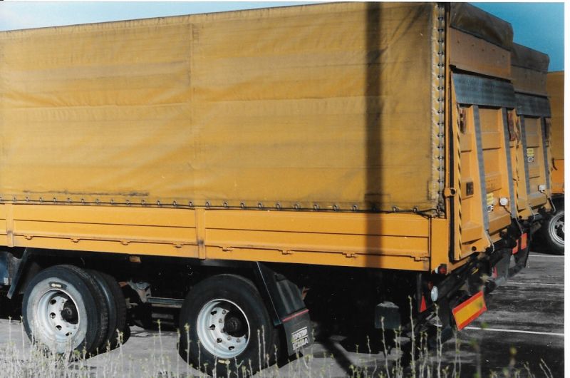 Post-2-Achs-Auflieger-Heck, 1990er.jpg Post-2-Achs-Auflieger-Heck, 1990er.jpg