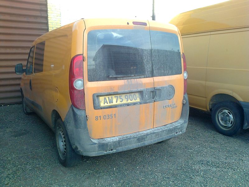 Post-FIAT Doblo-Heck verdreckt.jpg