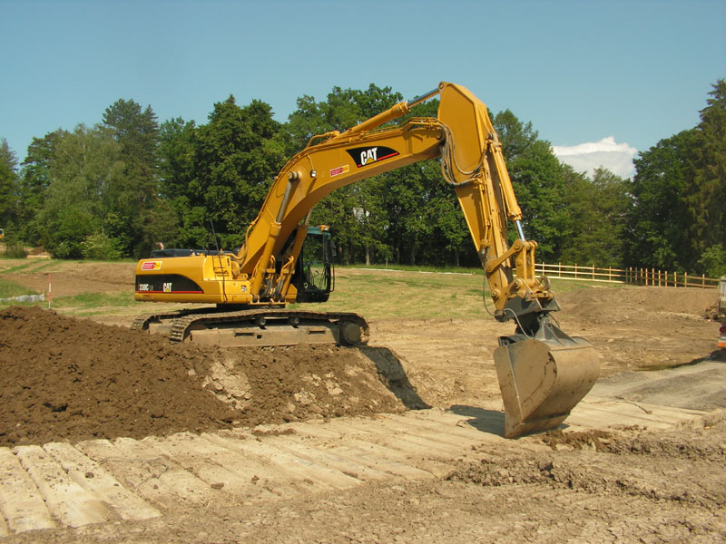 CAT330CL_2 (1).jpg