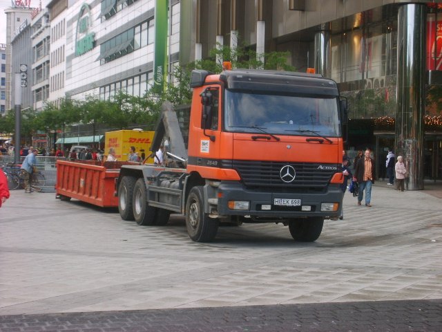 S5001160.jpg